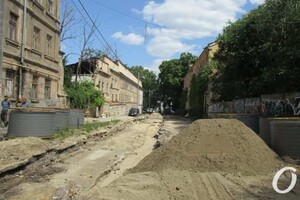 Ремонт насмарку: дождь разрушил дорогу в одесской "канаве"