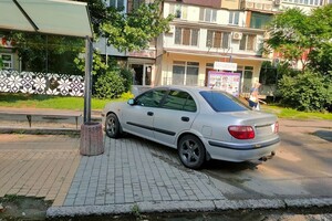 С фантазией все в порядке: свежая фотоподборка наглых водителей в Одессе