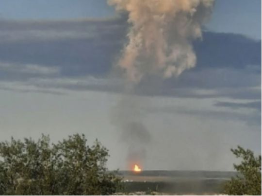 Дим піднявся вгору на 40 метрів: в Росії стався вибух на магістральному газогоні «Газпрому»