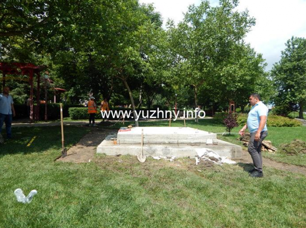 В Южном «сажают» полутонное дерево из Китая 