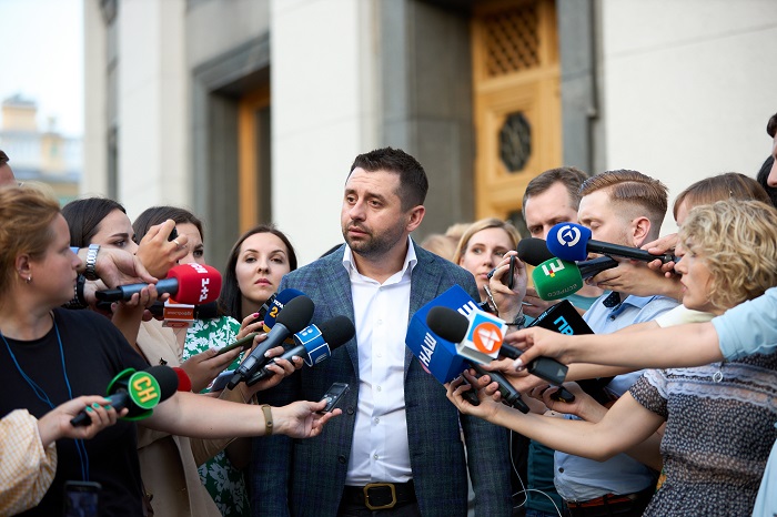 Сам пішов: у фракції «Слуга народу» заявили, що не знають причину рішення Авакова про відставку
