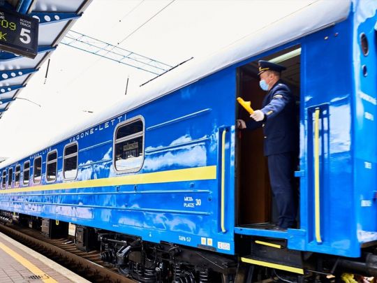 «Укрзалізниця» запускає додатковий поїзд на популярний український курорт: як він ходитиме