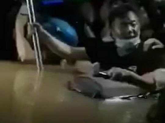 У Китаї 12 людей потонули в затопленому метро — моторошні відео повені