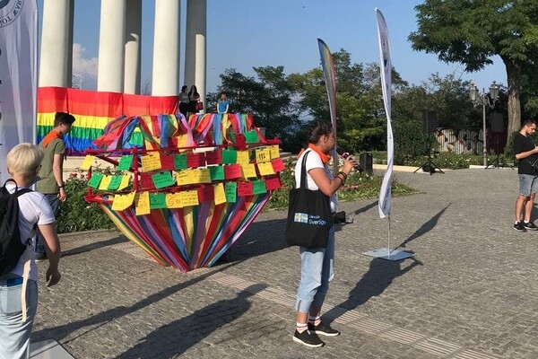 С бронетехникой и провокациями: как проходит "Одесса Прайд" в 2021 году (обновляется)