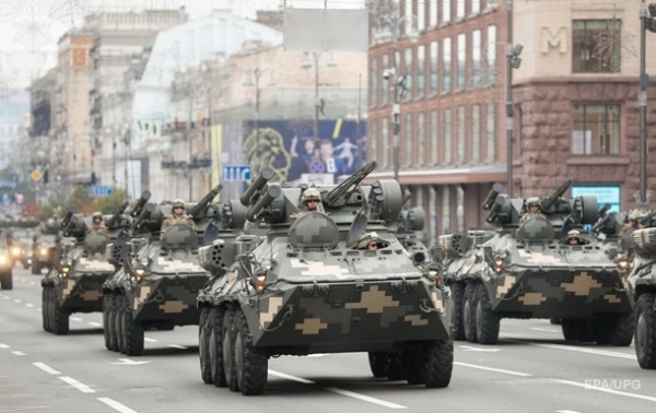 Военный парад в Киеве в День Независимости: онлайнСюжет
