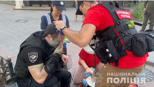 Пострадали три десятка полицейских: марш ЛГБТ в Одессе закончился дракой и арестами