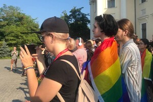 С бронетехникой и провокациями: как проходит "Одесса Прайд" в 2021 году (обновляется)