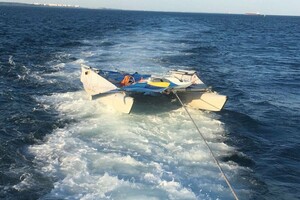 Парусник начал тонуть: у берегов Одессы спасли девять человек