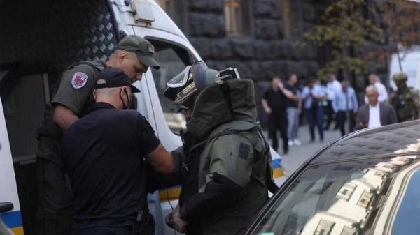 Мужчину с гранатой в Кабмине задержали: что известно о ЧП