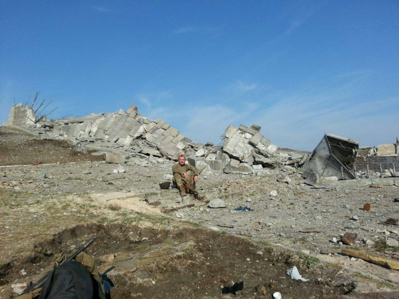 «Під час затишшя на щось присів. Потім зрозумів, що це були тіла загиблих хлопців»: розповідь очевидця Іловайської трагедії