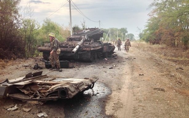 «Під час затишшя на щось присів. Потім зрозумів, що це були тіла загиблих хлопців»: розповідь очевидця Іловайської трагедії