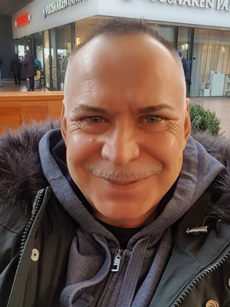 «Смерть була раптовою і швидкою»: в Ризі помер автор «Путінбургу»