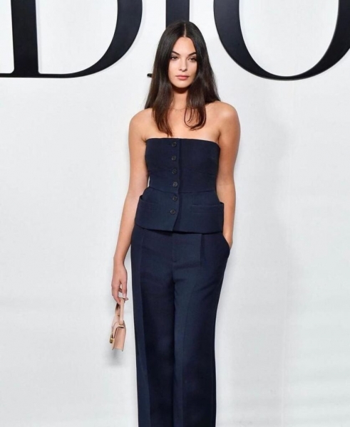 17-летняя дочь Моники Беллуччи восхитила внешностью на показе Dior