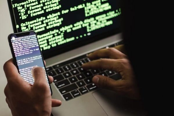 
                                                                        Обнаружен новый мощный вирус, который взламывает Apple без единого клика
                                                                                                                                                                                                                    
