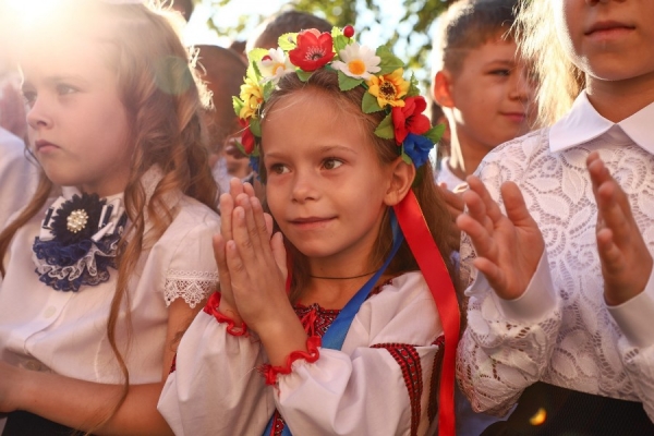 Довоенная школа на Большевике открылась после капремонта — учатся там 450 детей 