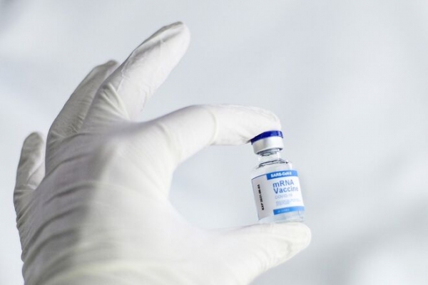 
                                                                        AstraZeneca может привести к параличу: в Европе заявили о новом побочном эффекте от вакцины
                                                                                                                                                                                                                    