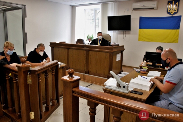 Пожар в «Виктории»: суд над экс-заммэра Одессы за 9 месяцев не продвинулся к приговору