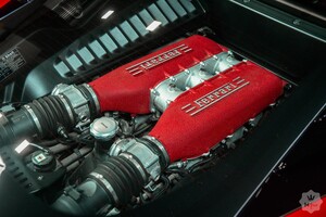 Есть на что посмотреть: в Одессе заметили яркую Ferrari за восемь миллионов