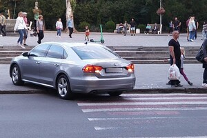 Штрафы не напугали: свежая фотоподборка наглых водителей в Одессе