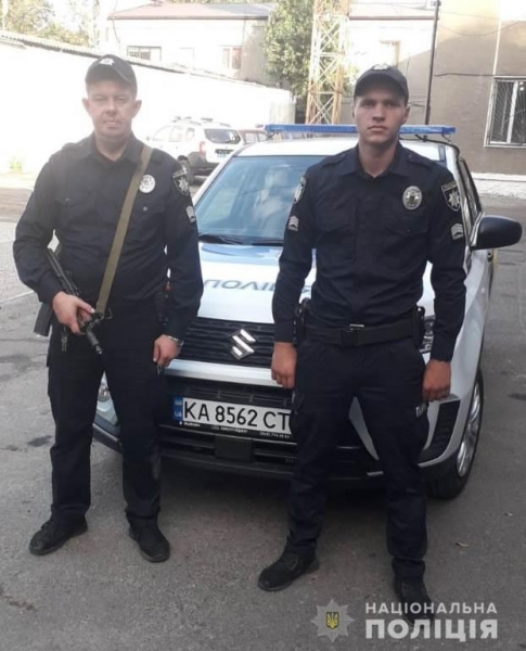Полицейские из-под Ильичёвска вынесли из горящего дома трёх человек 