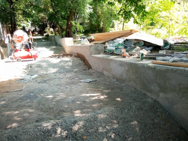 В Одессе начали ремонт одной из самых длинных лестниц Молдаванки. Фото