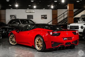 Есть на что посмотреть: в Одессе заметили яркую Ferrari за восемь миллионов