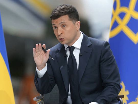 «Зеленський вчиться хіба що здатності уникати гострих питань», — Євген Магда