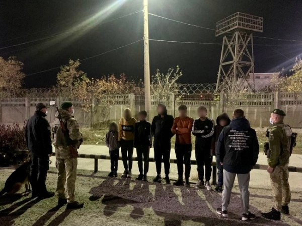 В Ильичёвском порту обнаружили 10-летнего сирийца-нелегала и его друзей