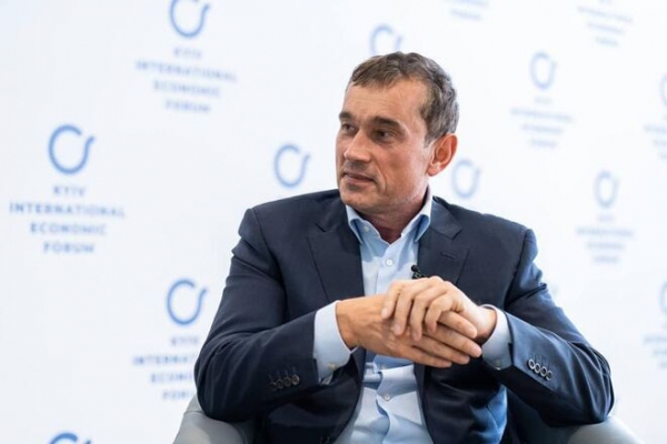 
                                                                        Forbes выяснил, что Хмельницкий инвестировал в российский нефтяной бизнес. Тот опроверг
                                                                                                                                                                                                                    