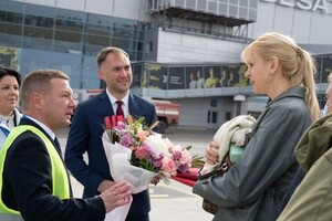 Миллионный: в Одесском аэропорту встретили уникального пассажира