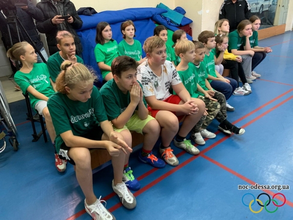 #OlympicLab. Титулованные одесские фехтовальщики встретились с юными спортсменами в рамках проекта НОК Украины