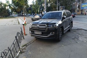 Штрафы не напугали: свежая фотоподборка наглых водителей в Одессе