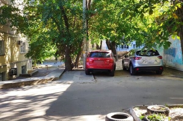 Штрафы не напугали: свежая фотоподборка наглых водителей в Одессе