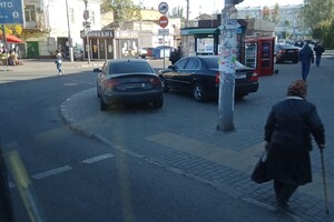Штрафы не напугали: свежая фотоподборка наглых водителей в Одессе