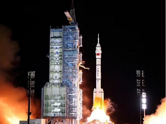 Вразить ціль за лічені хвилини: Китай застав США зненацька випробуванням гіперзвукової ракети, яка облетіла всю планету