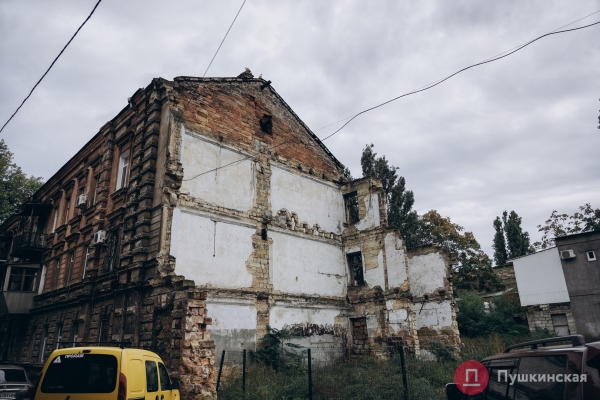 Нетуристическая Одесса, часть 2: смесь старого города и промзоны на Сахалинчике. Фоторепортаж