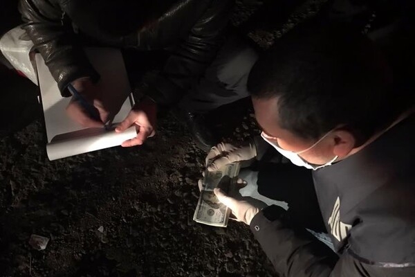 В день назначения на должность: под Одессой начальник полиции попался на взятке