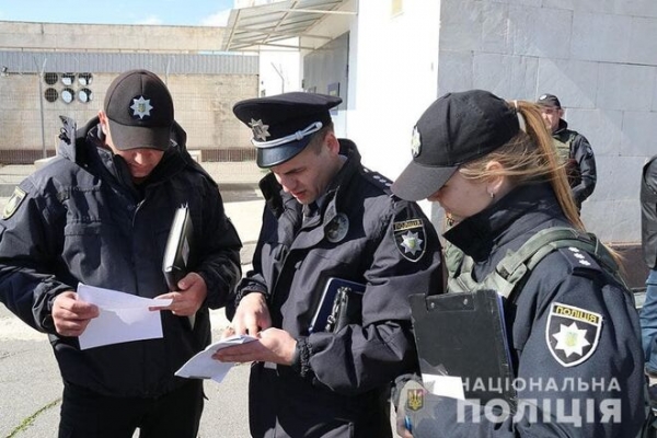 
                                                                        Суд оштрафовал украинца на 17 000 грн за пребывание на улице без документов
                                                                                                                                                                                                                    