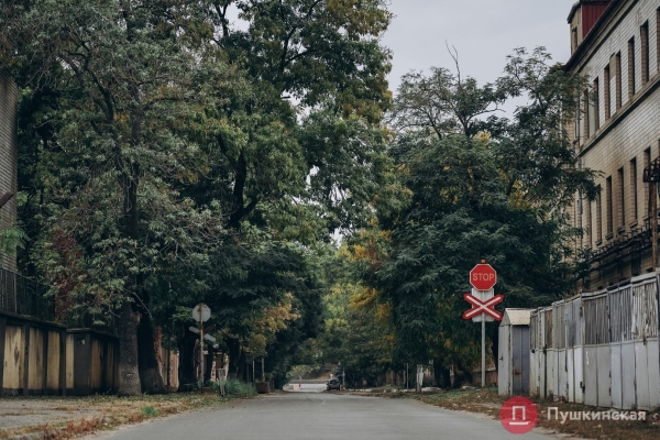 Нетуристическая Одесса, часть 2: смесь старого города и промзоны на Сахалинчике. Фоторепортаж