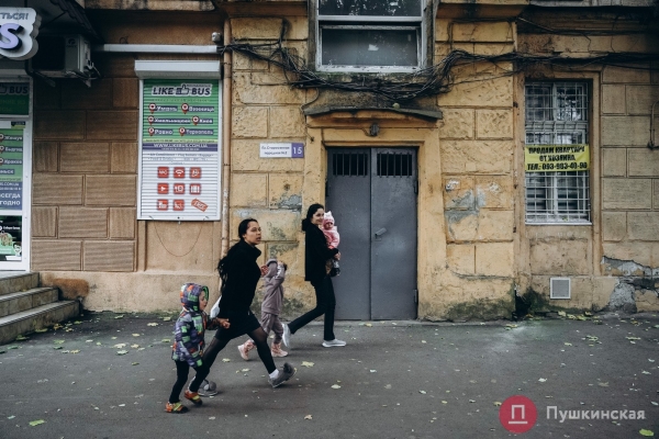 Нетуристическая Одесса, часть 2: смесь старого города и промзоны на Сахалинчике. Фоторепортаж