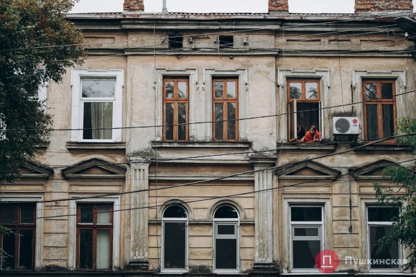 Нетуристическая Одесса, часть 2: смесь старого города и промзоны на Сахалинчике. Фоторепортаж
