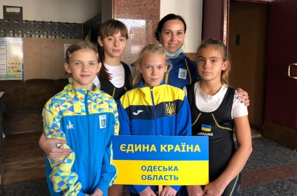 Тяжелая атлетика. Юные спортсмены Одесской области завоевали 17 медалей на чемпионате Украины