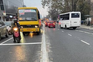 Нарушать больше не получится: на Черняховского установили бетонный барьер
