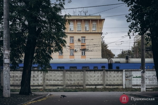 Нетуристическая Одесса, часть 2: смесь старого города и промзоны на Сахалинчике. Фоторепортаж