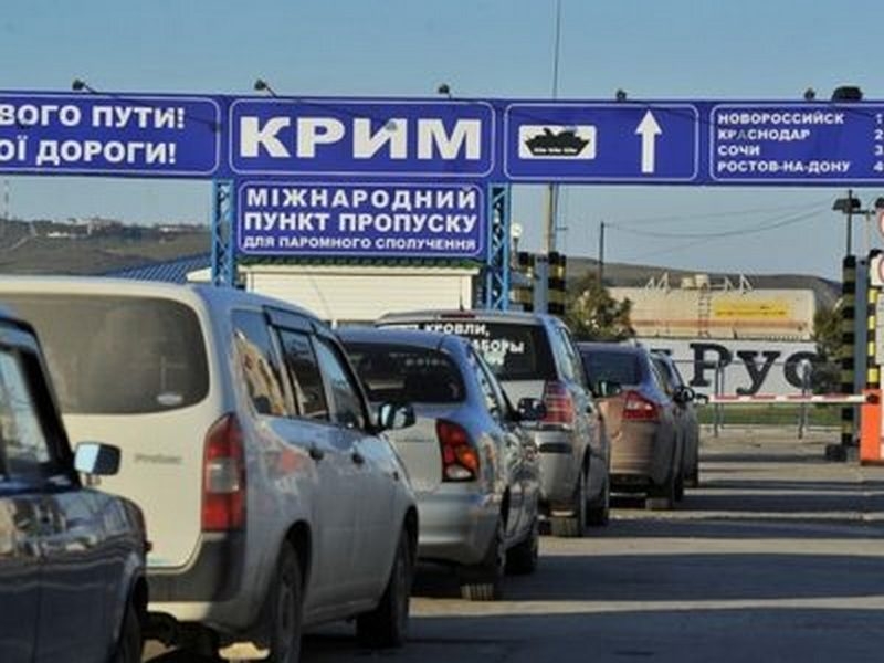 «Після приходу Зеленського ставлення кримчан до України змінилося»: жителі окупованого півострову про ситуацію в Криму
