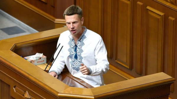 Люди делом занимаются: у Гончаренко изучают популярность Деда Мороза в Украине  