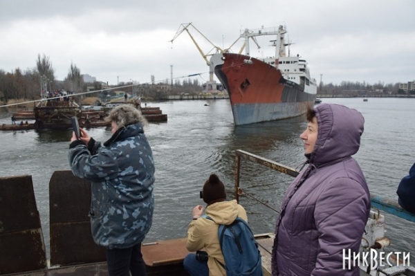 В Николаеве продали на металлолом научное судно