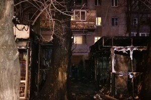 На Фонтане сгорели четыре торговых павильона