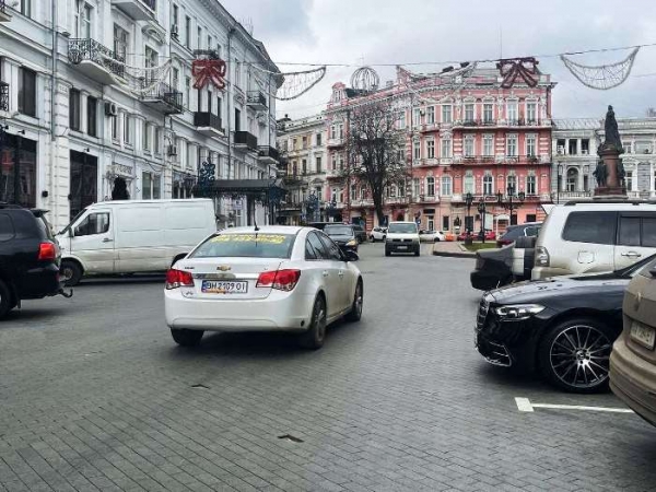 Не дождавшись исполкома: в центре Одессы отменили пешеходную зону выходного дня