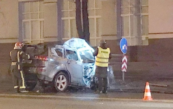 В Киеве в ДТП водителя выбросило из авто до взрыва